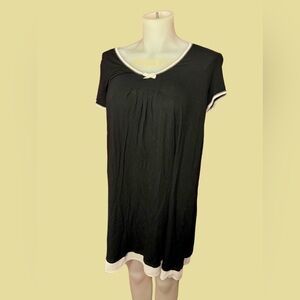 Vera Wang Black & White Babydoll Mini Dress – Chic & Flirty